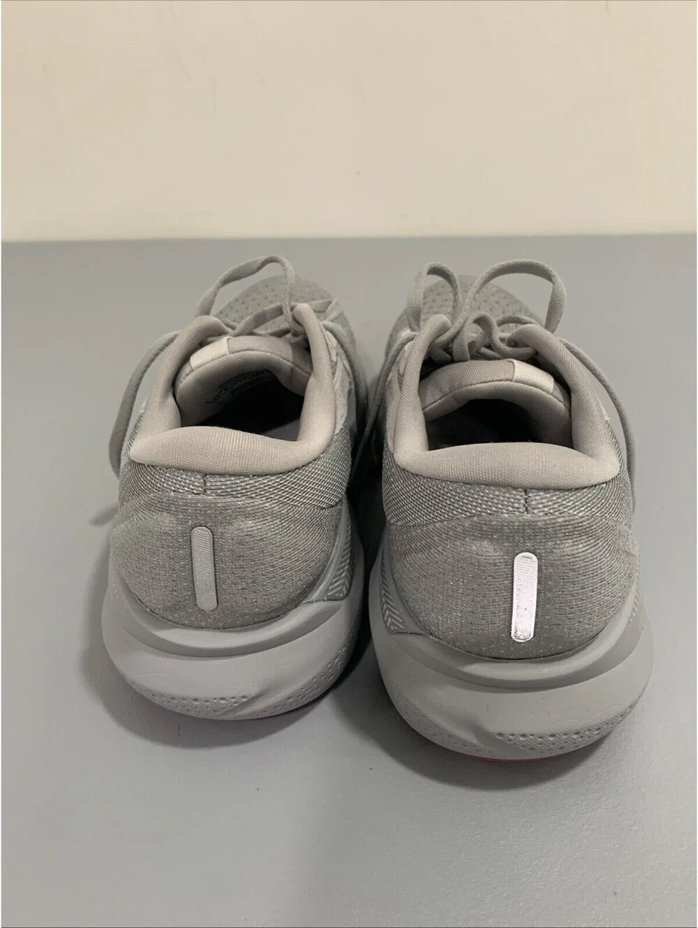 Brooks Women's Gray Light Pink Adrenaline GTS 24 Running Sneakers SIZE 8.5